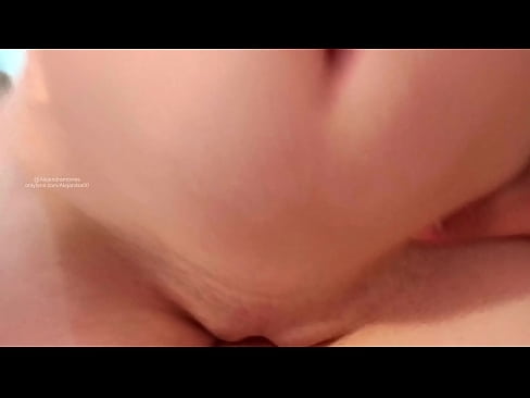 ❤️ 睡在我姐姐的房間裡,這就是我醒來的方式 肛色情 在我們 ❤
